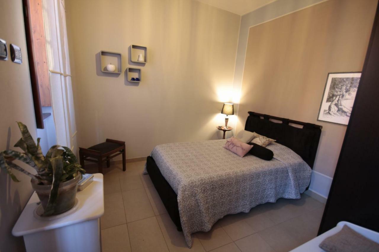 A Due Passi Dal Castello Bed & Breakfast Somma Lombardo Ngoại thất bức ảnh